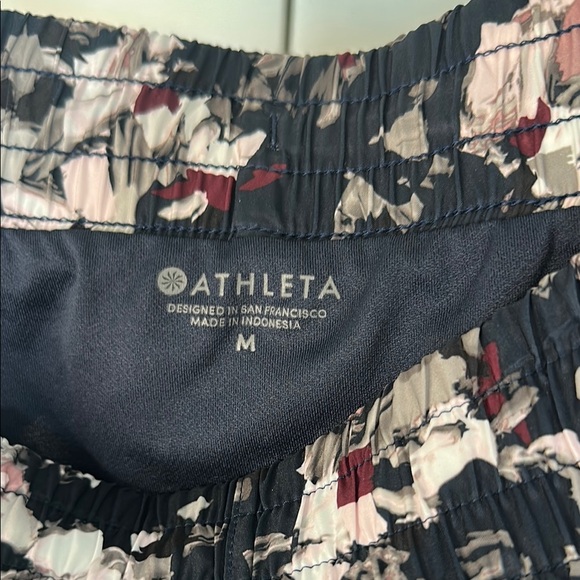 Athleta Mesh Racer Run Short - Picture 2 of 10